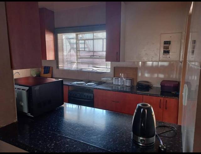 2 BEDROOM APARTMENT FOR SALE IN GERMISTON SOUTH